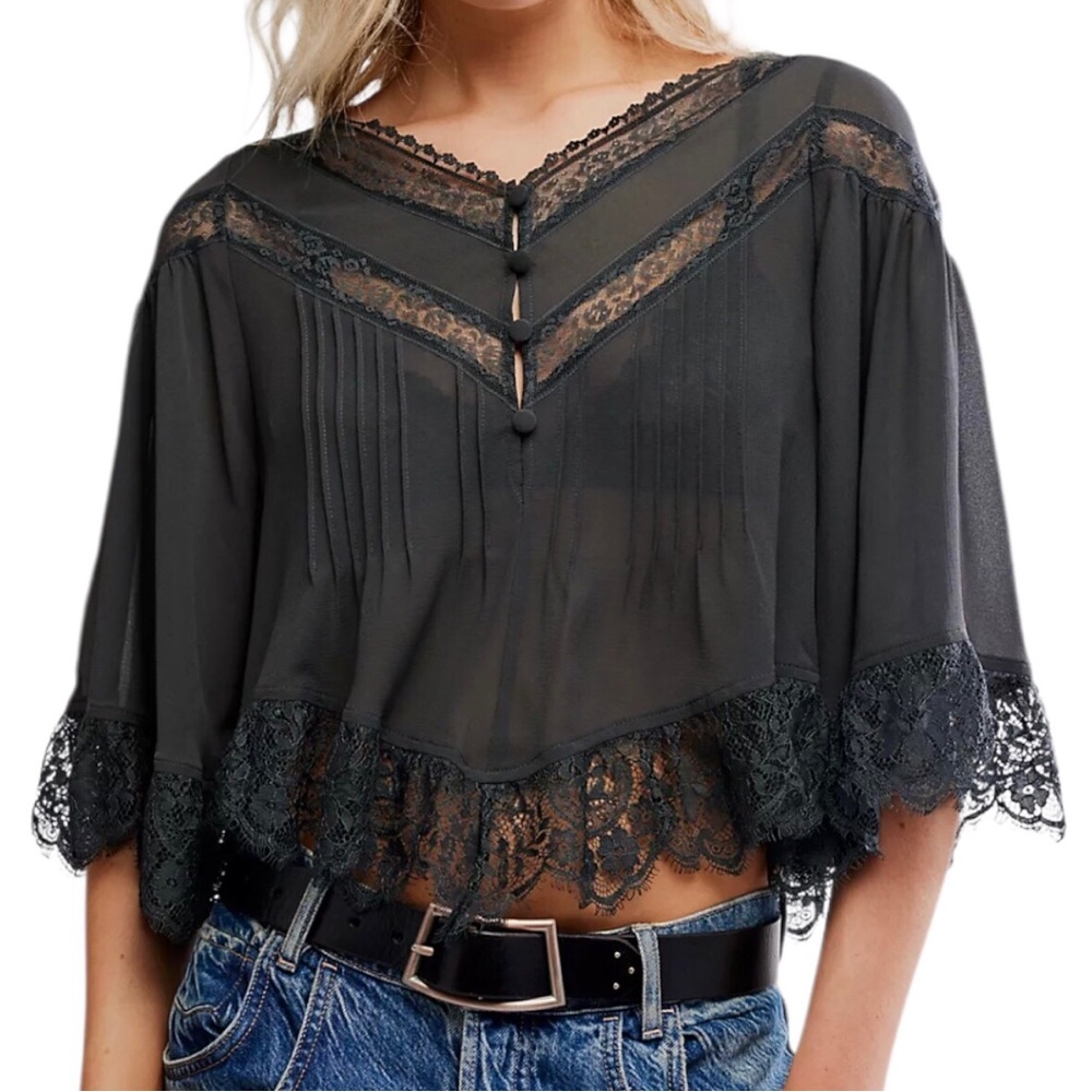 Free People Bali V-Neck Grey Sheer Lace-Trim Crop Top
Oversized Boho Women’s M